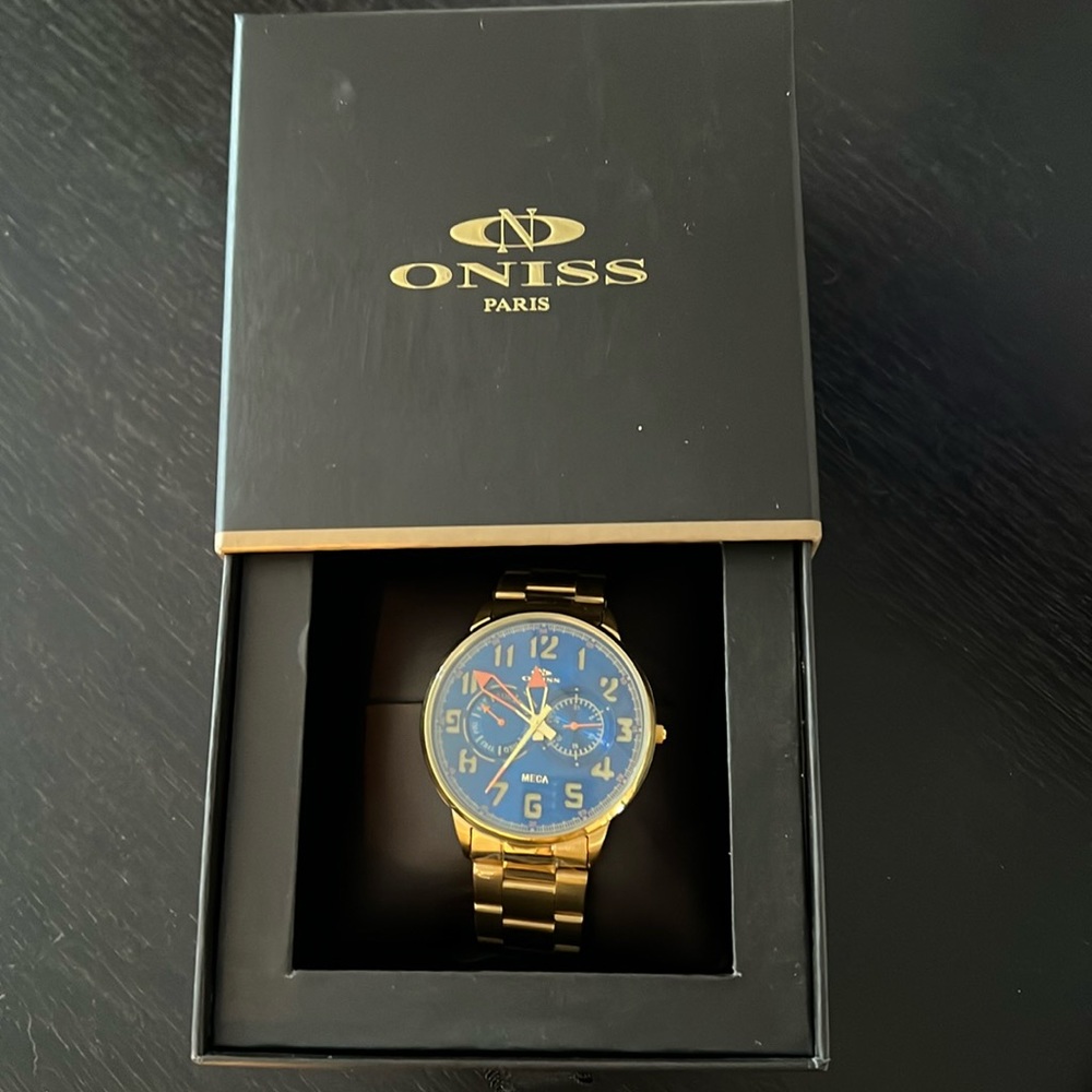 Men’s oniss watch